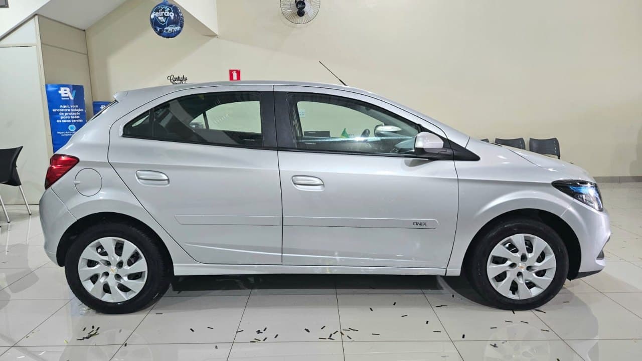 Chevrolet Onix LT 1.4 2016 — foto 2
