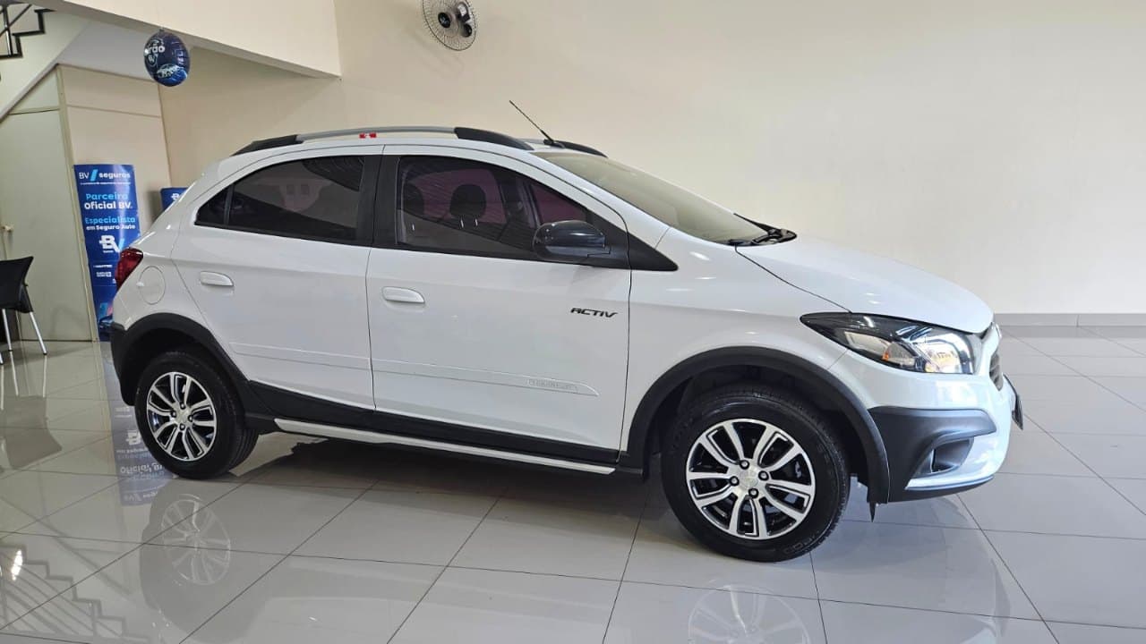 Chevrolet Onix Activ 1.4 2017 — foto 2